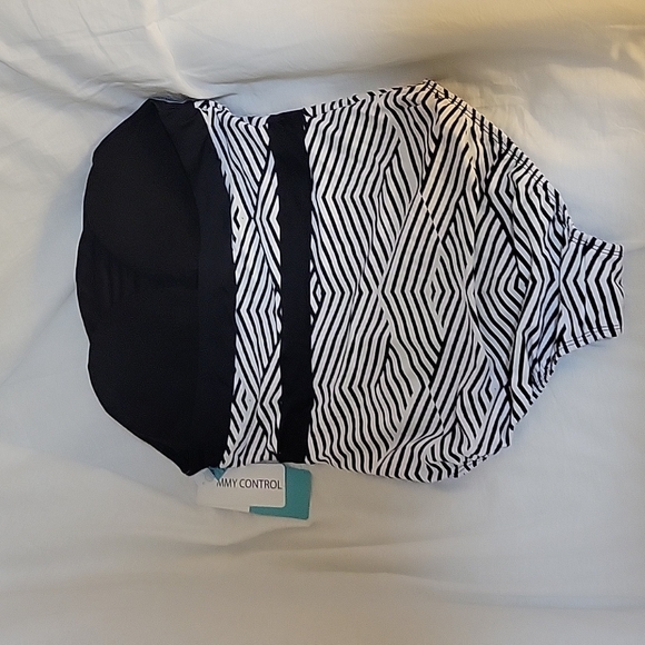 One Piece Swimsuit - Picture 4 of 6